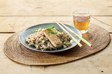 JoghurtbrotMarinierter Tofu süß-sauer mit gekräutertem Nußreis